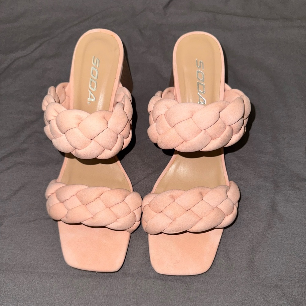 SODA BUGGY WOMEN'S BRAIDED BLOCK HEELS